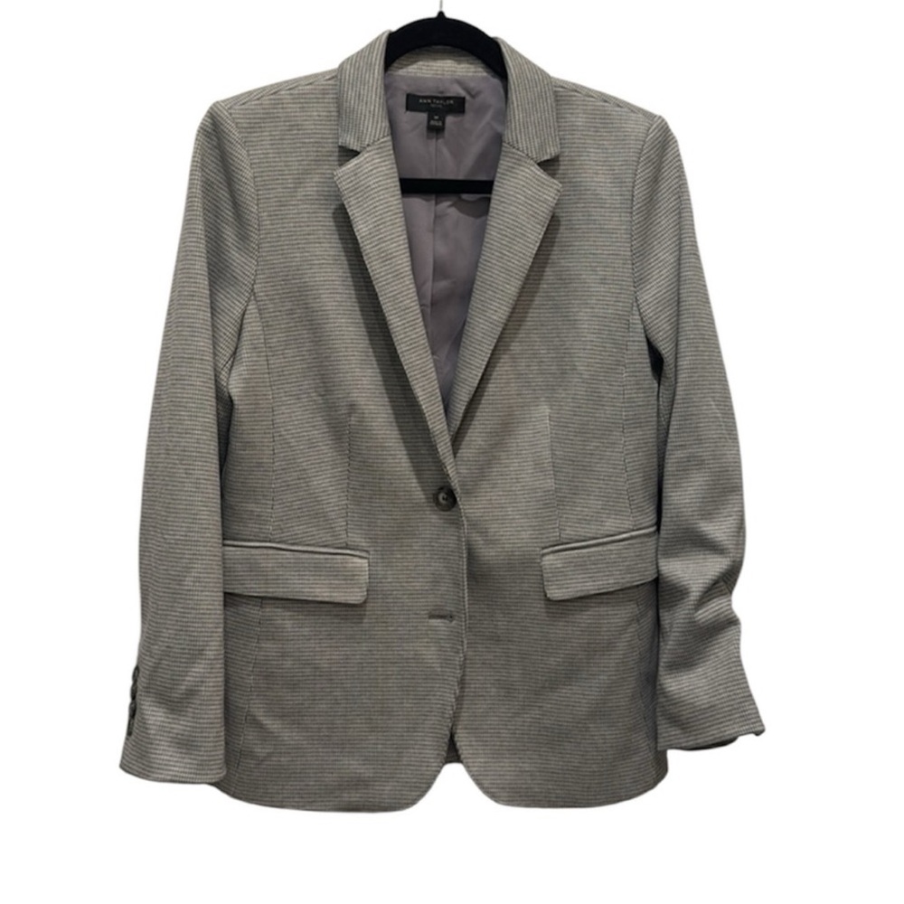 Ann Taylor two button grey blazer Women’s Size 10p